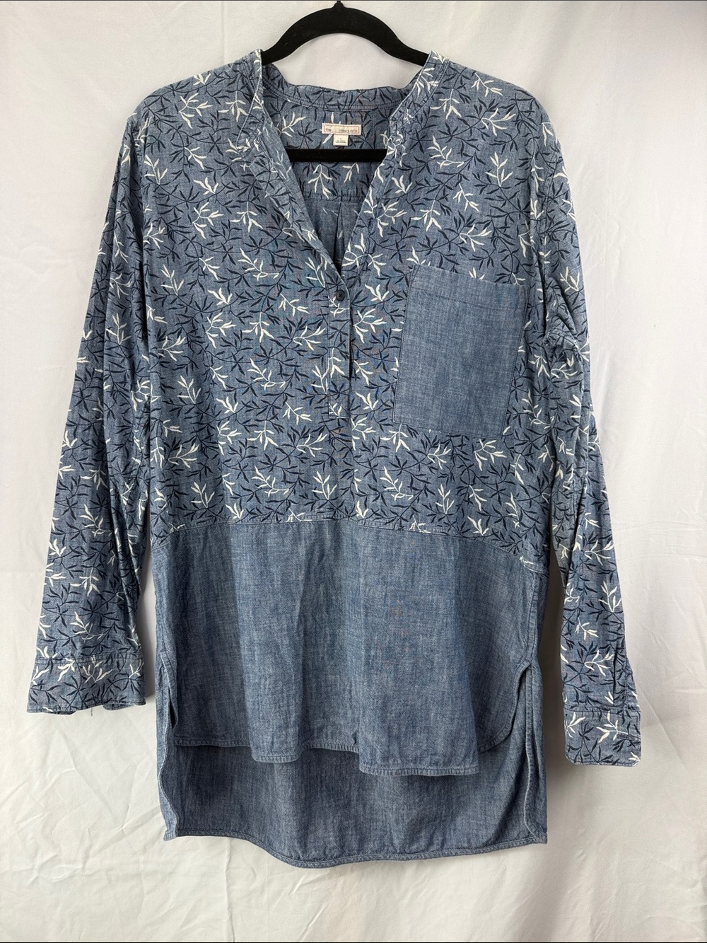 GAP Designed & Crafted Chambray Women’s Tunic Shirt Blue Leaf Print 100% Cotton